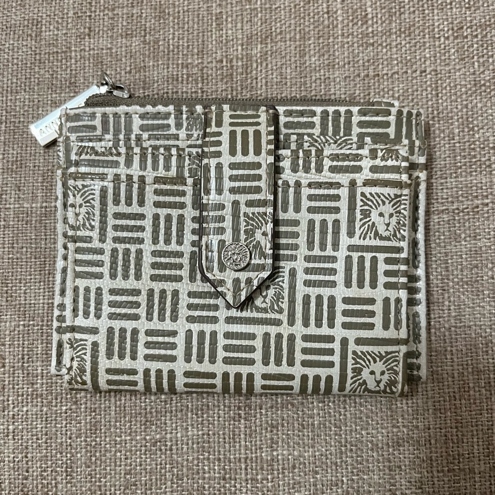Tile Lion Logo Slim Zip Wallet